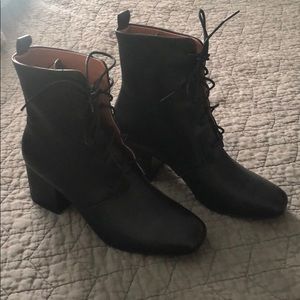 Brooks Brothers heeled booties